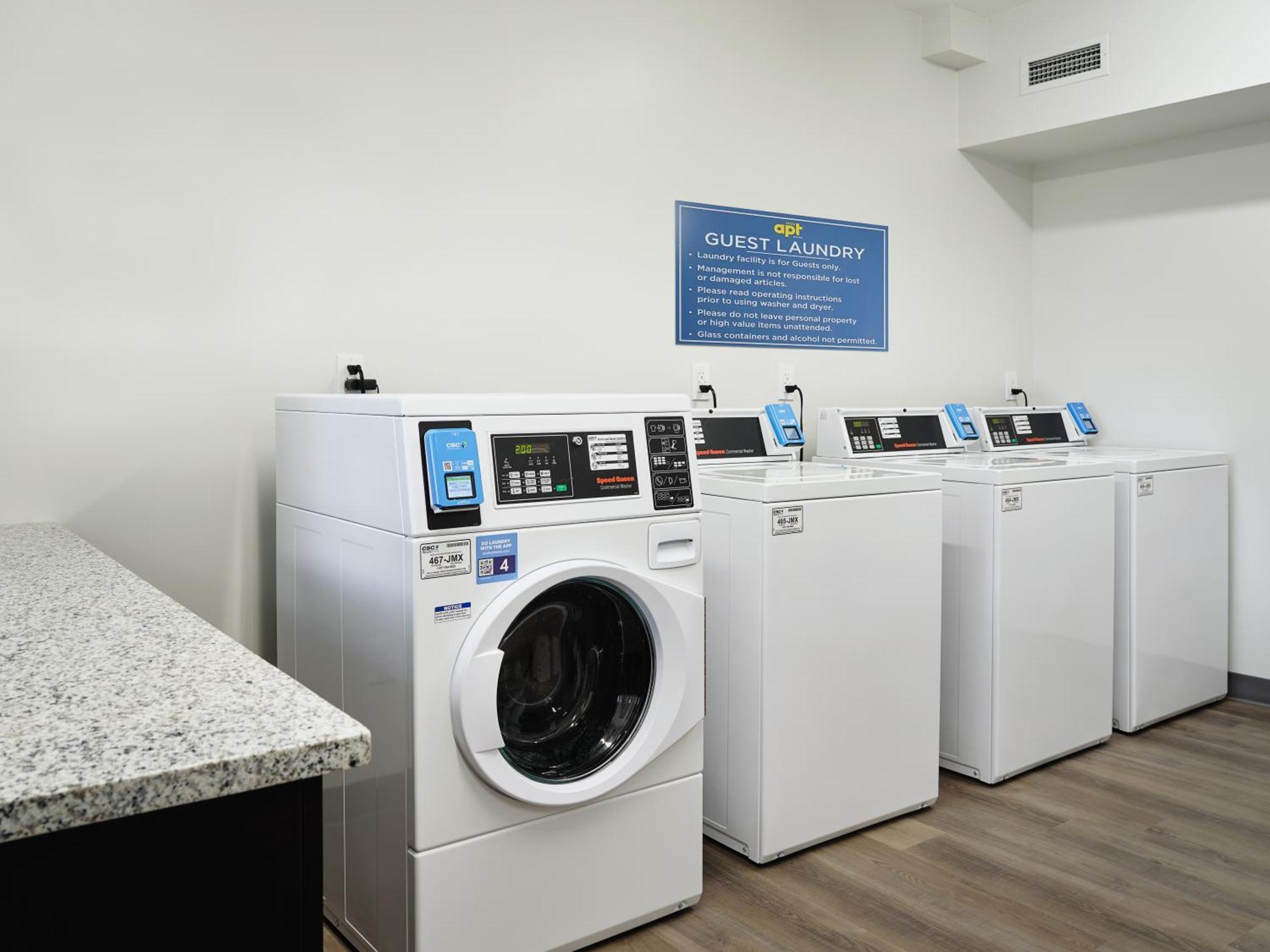 Stayapt Suites Atlanta-Newnan Bagian luar foto