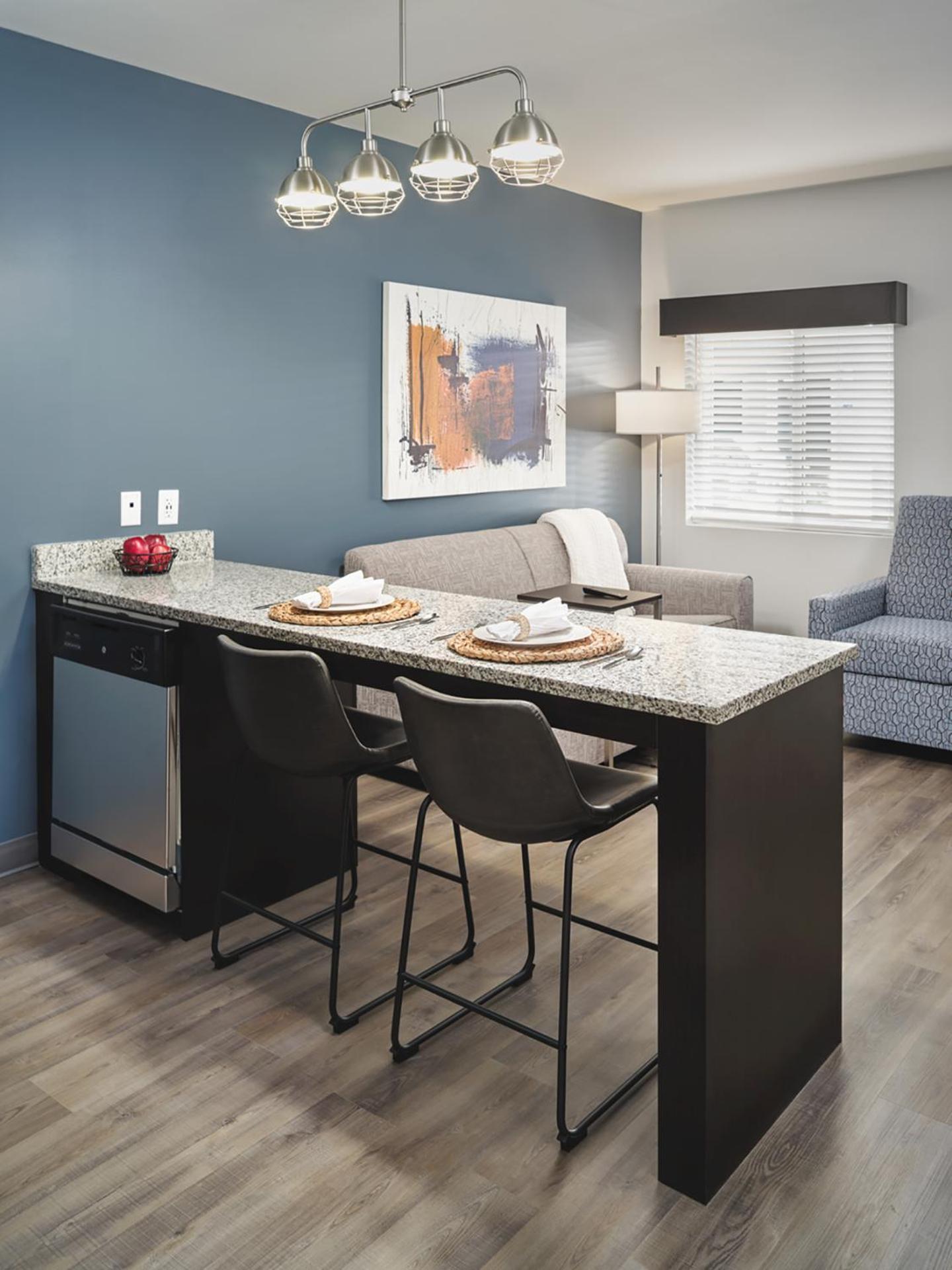 Stayapt Suites Atlanta-Newnan Bagian luar foto