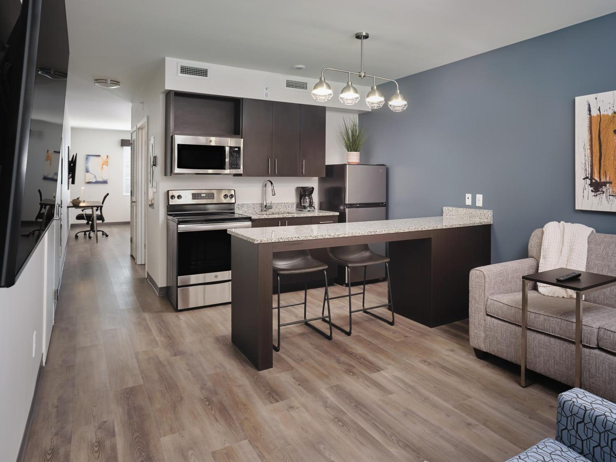 Stayapt Suites Atlanta-Newnan Bagian luar foto
