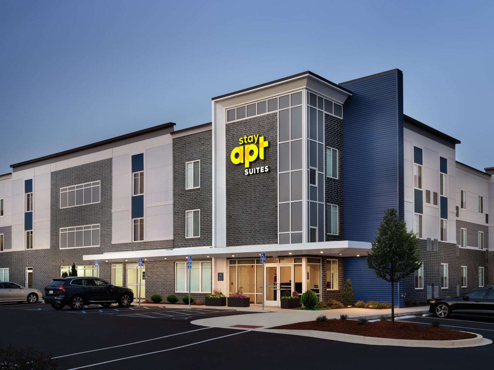 Stayapt Suites Atlanta-Newnan Bagian luar foto